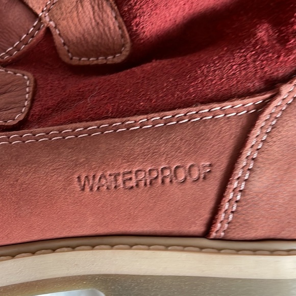 NEW w/out Tags, Kamik Girl’s Waterproof Boots, Size 3, Maroon - Picture 2 of 7